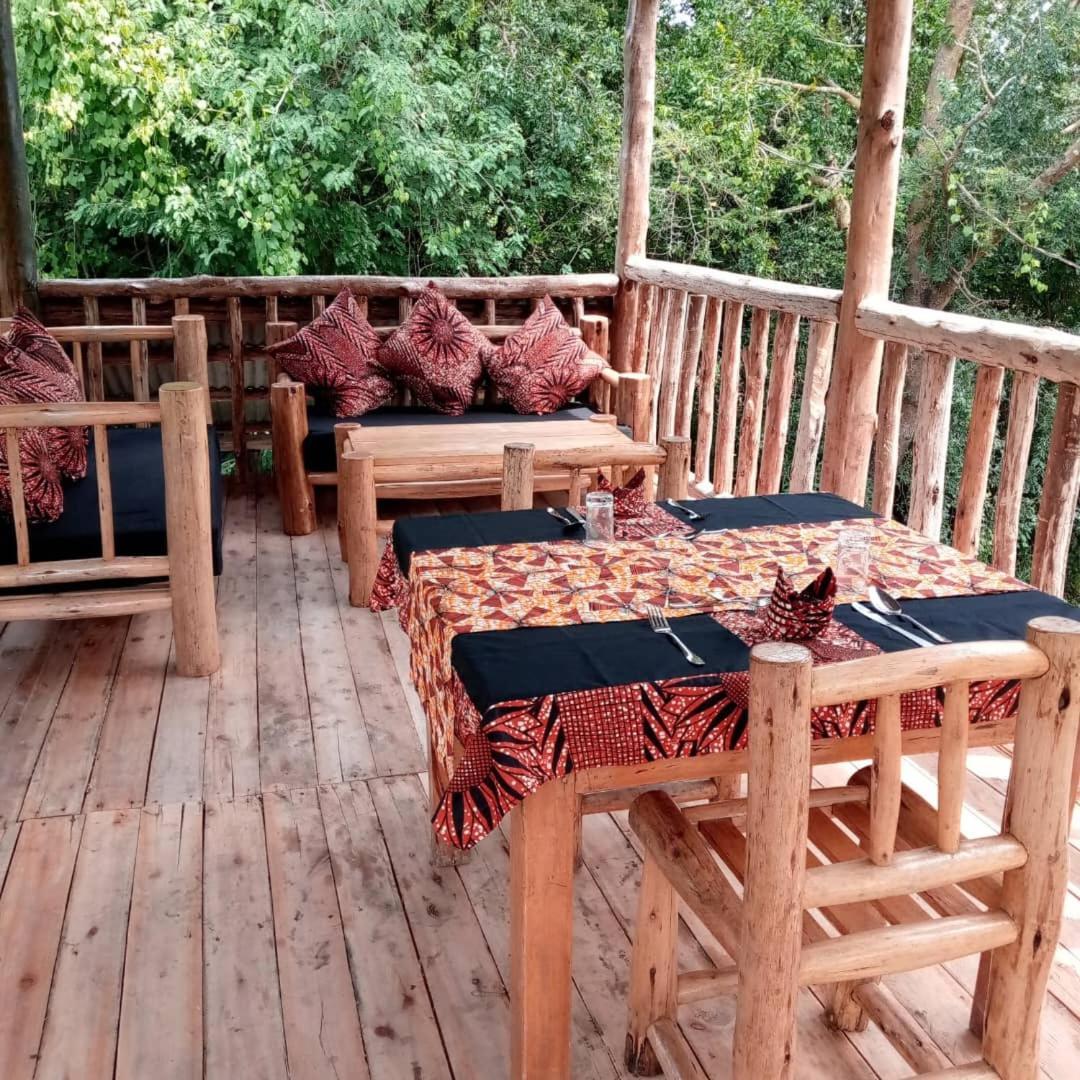 Murchison Giraffe Camp Paraa Buitenkant foto